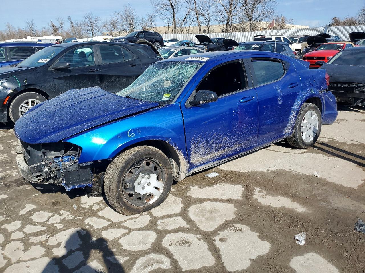 2013 DODGE Avenger