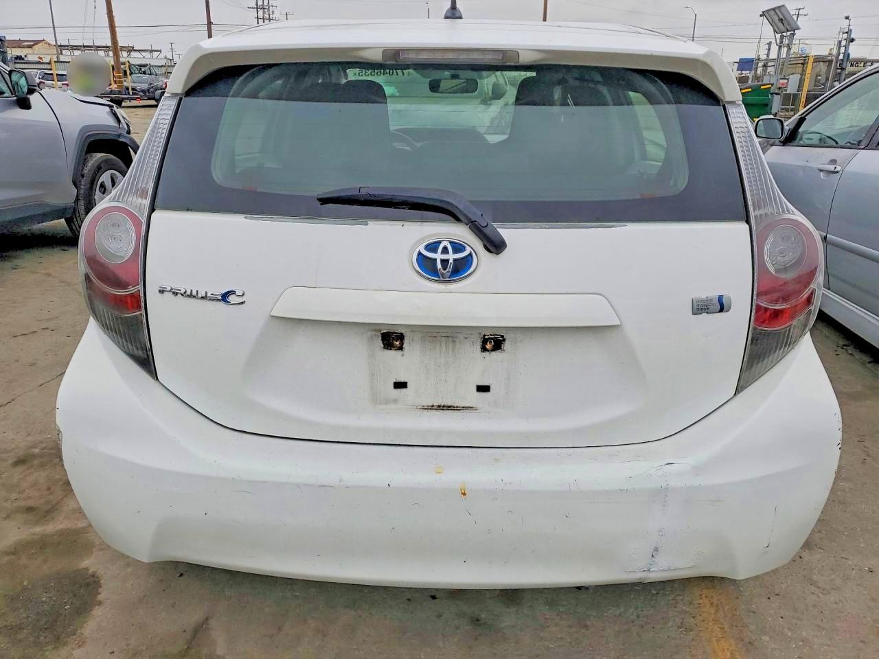 2013 TOYOTA Prius c