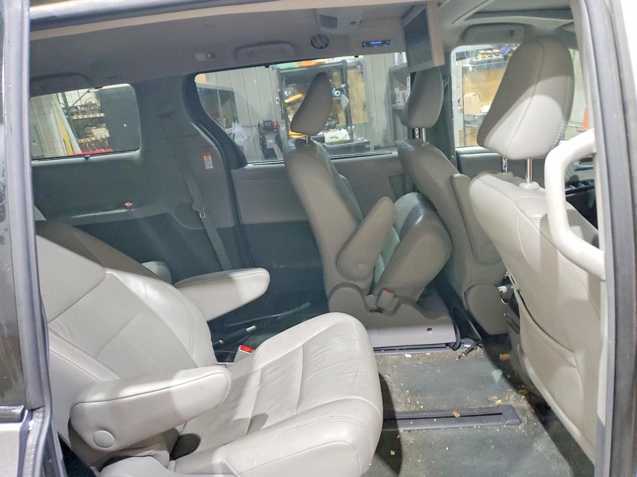 2019 TOYOTA SIENNA