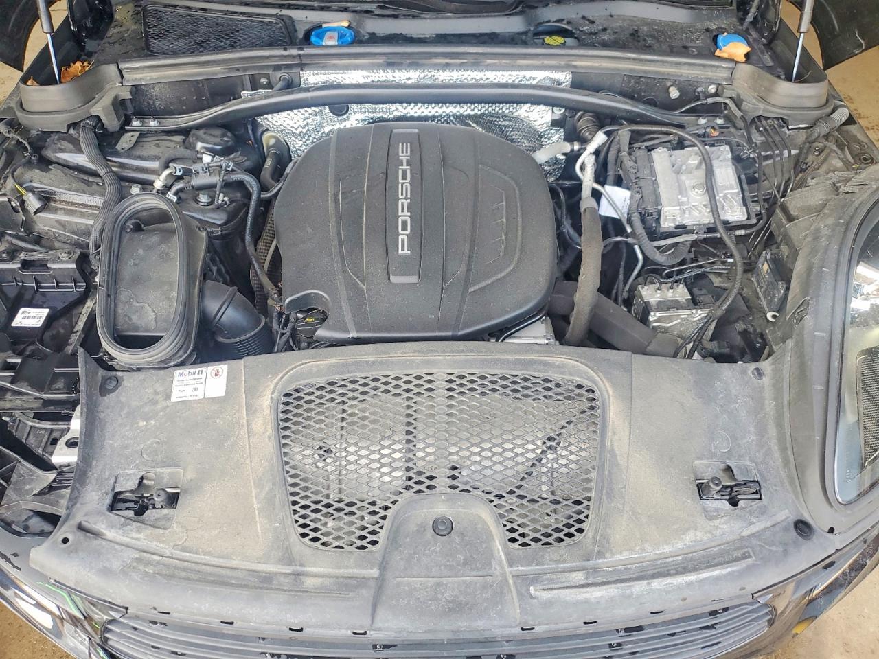 2020 PORSCHE Macan