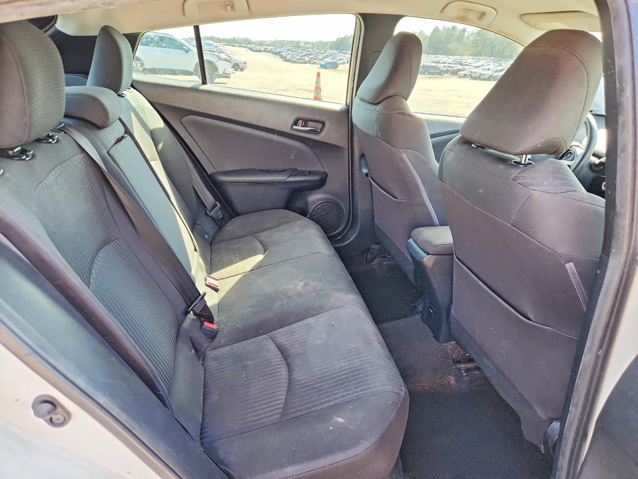 2016 TOYOTA PRIUS