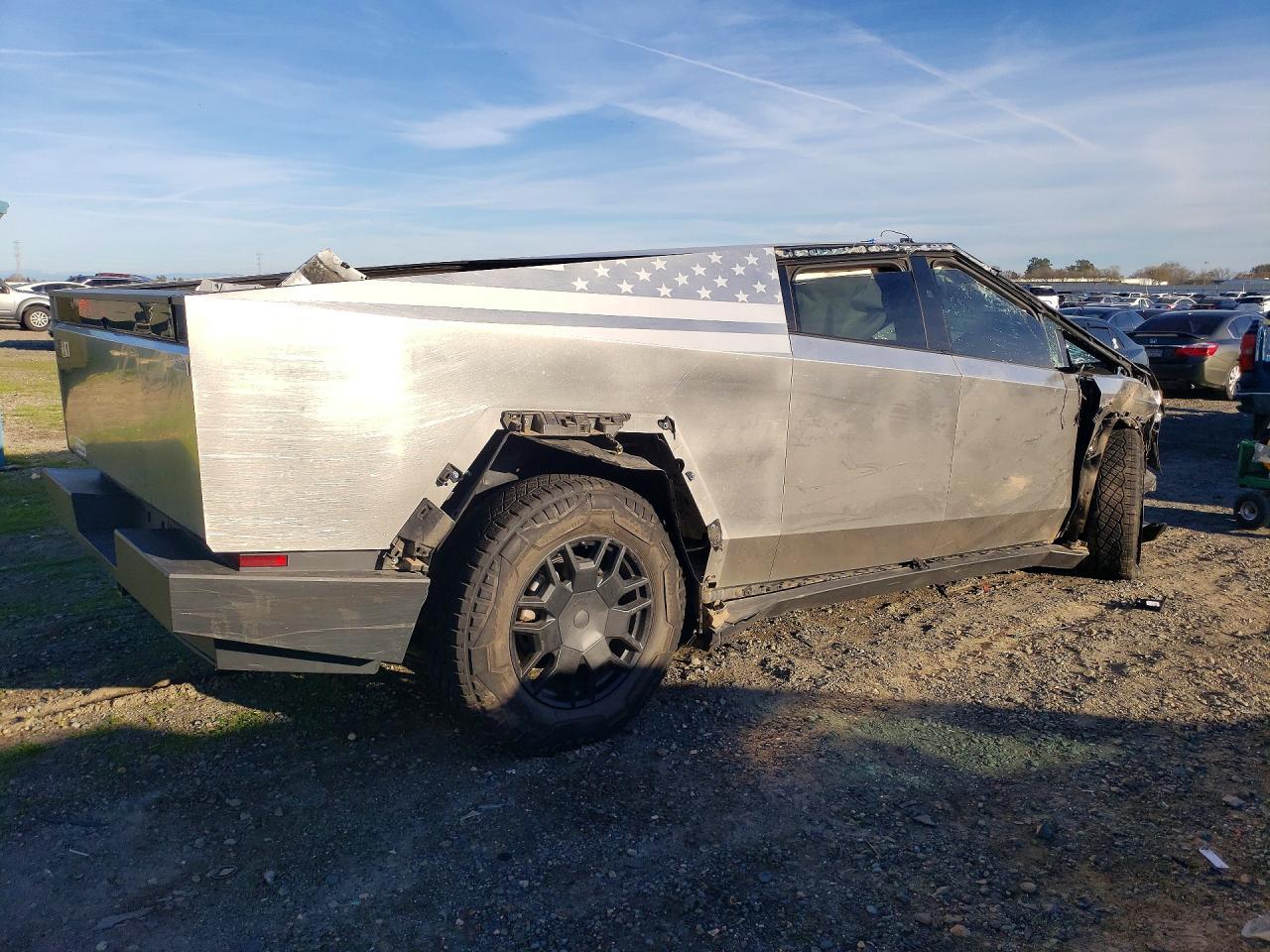2024 TESLA Cybertruck
