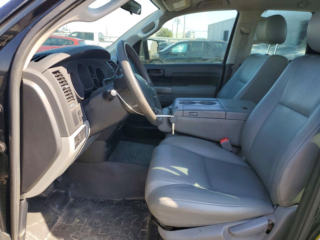 2011 TOYOTA TUNDRA