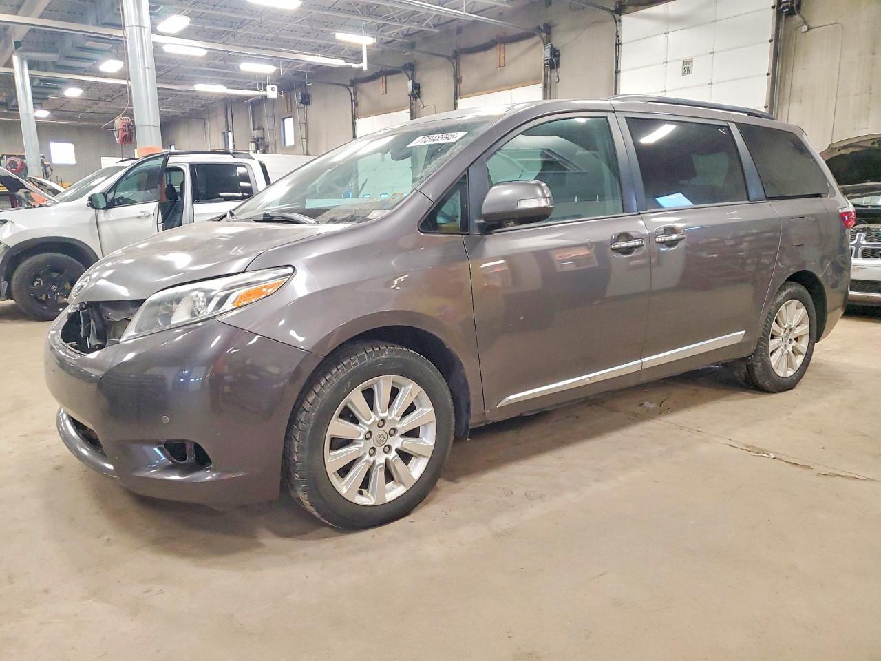 2016 TOYOTA SIENNA