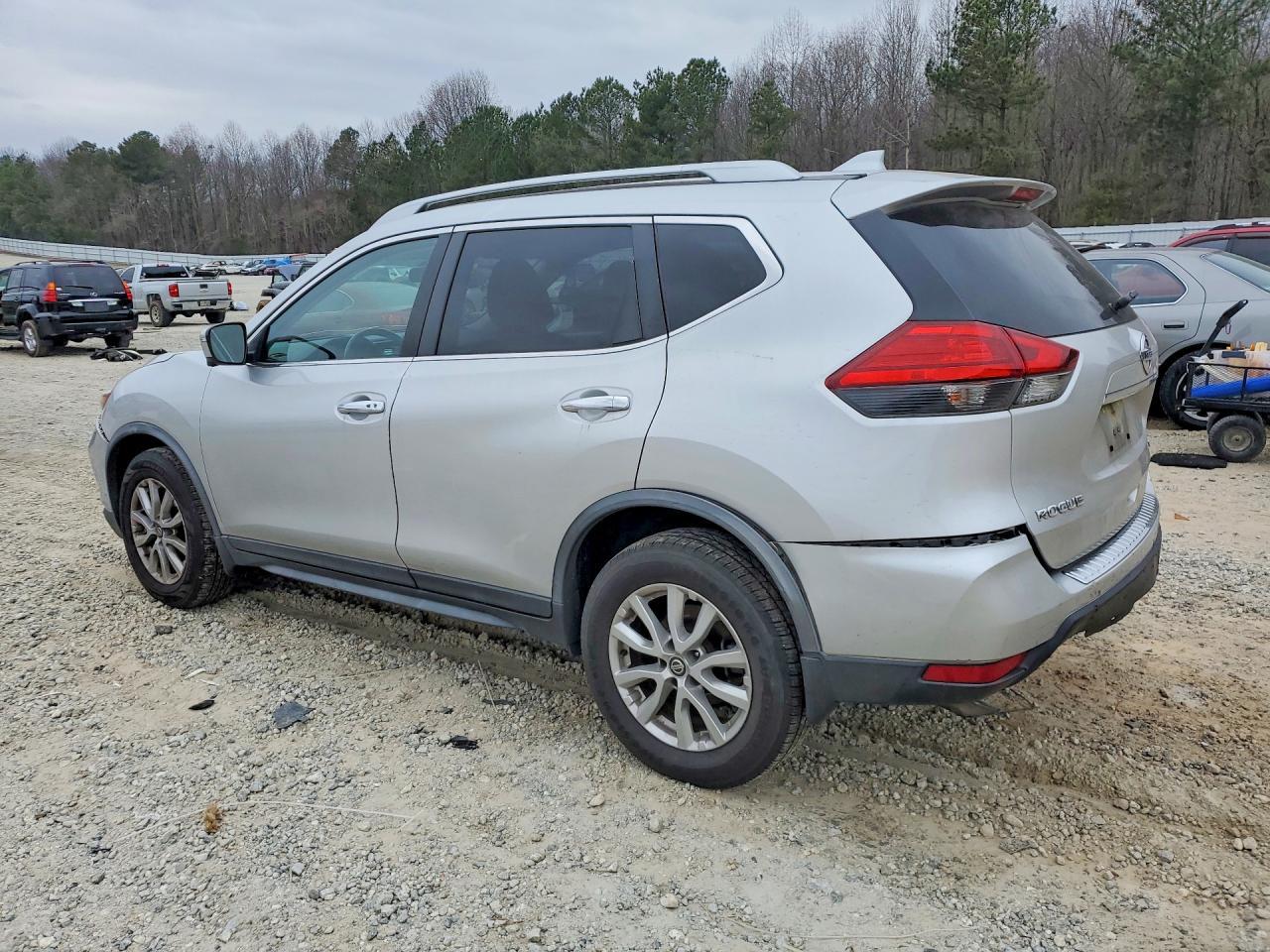 2017 NISSAN ROGUE