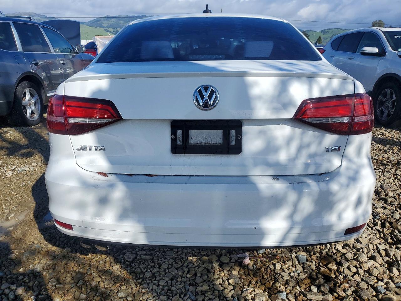 2016 VOLKSWAGEN JETTA