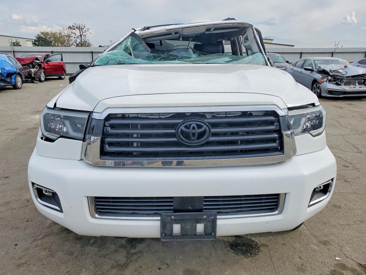 2020 TOYOTA Sequoia