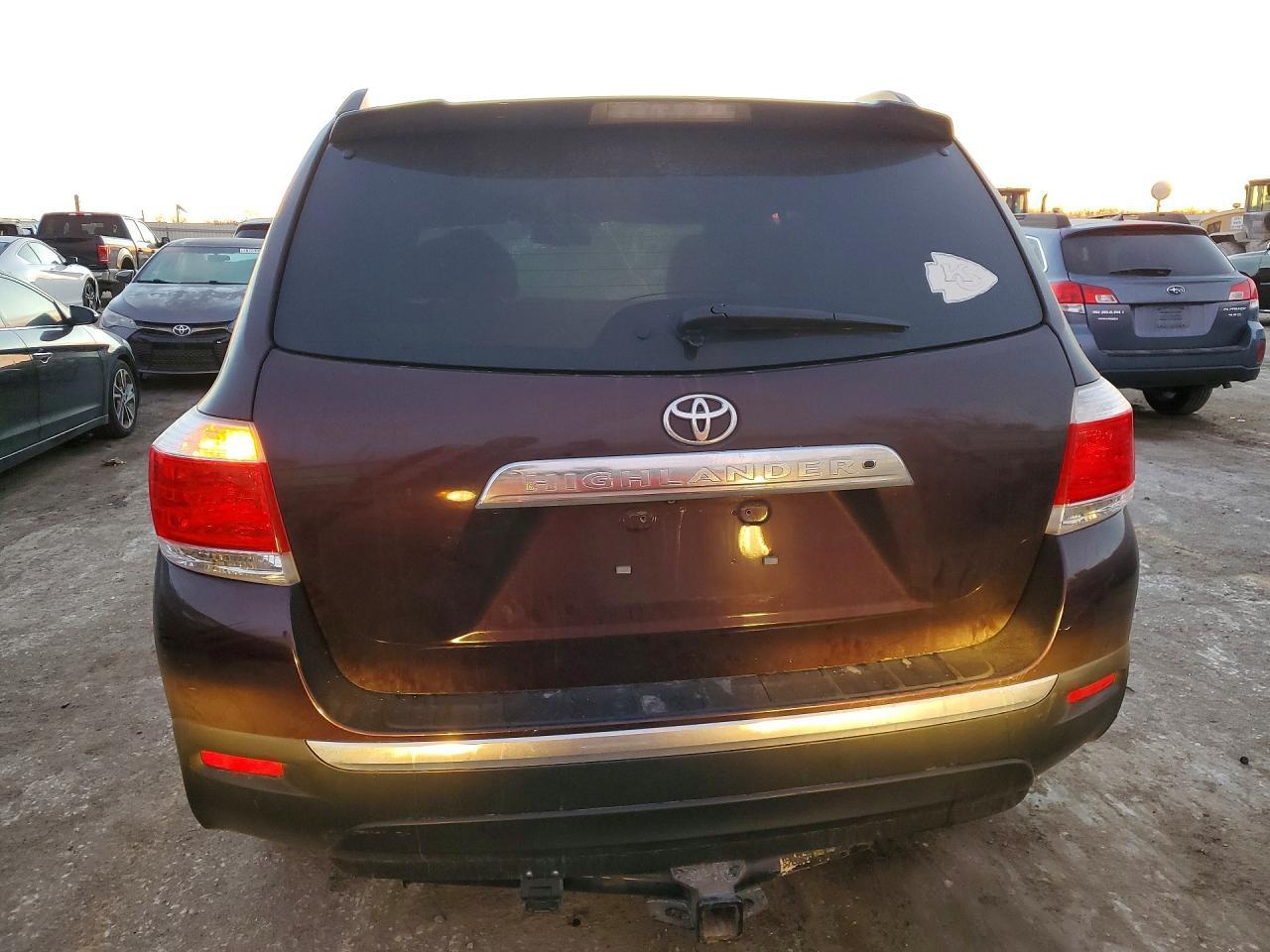 2013 TOYOTA HIGHLANDER