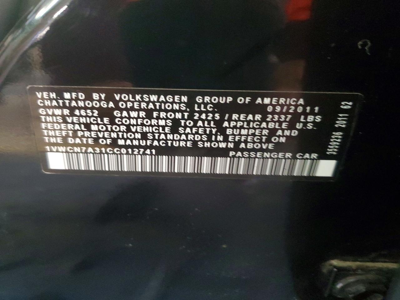 2012 VOLKSWAGEN Passat