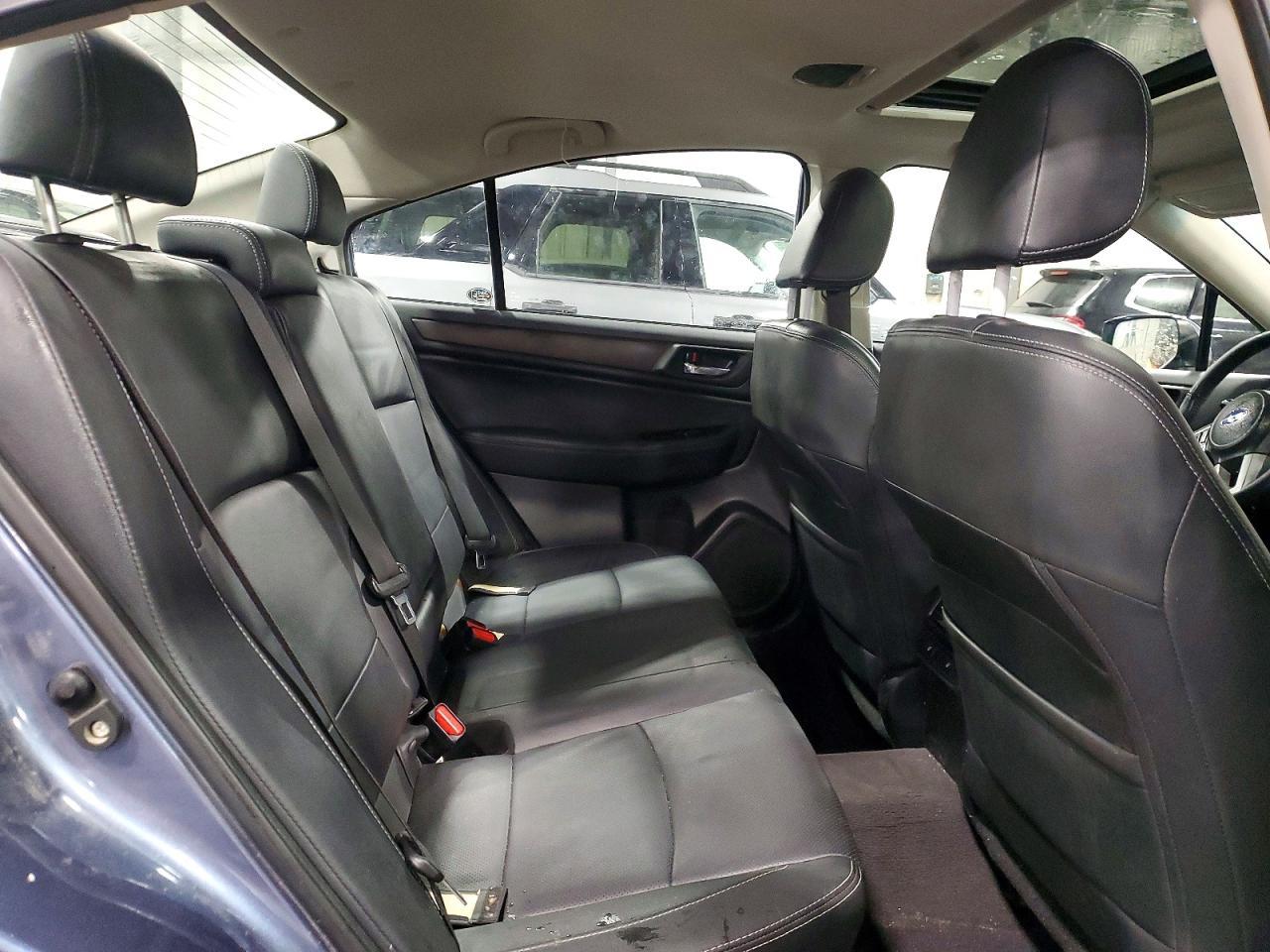 2017 SUBARU Legacy