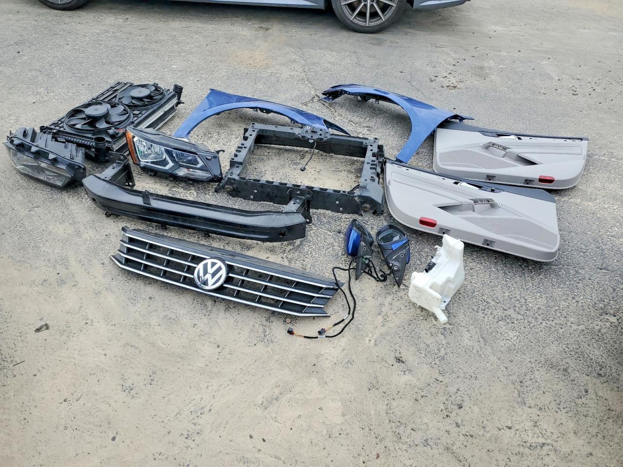 2017 VOLKSWAGEN Passat