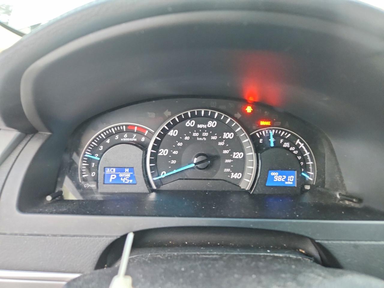 2014 TOYOTA CAMRY