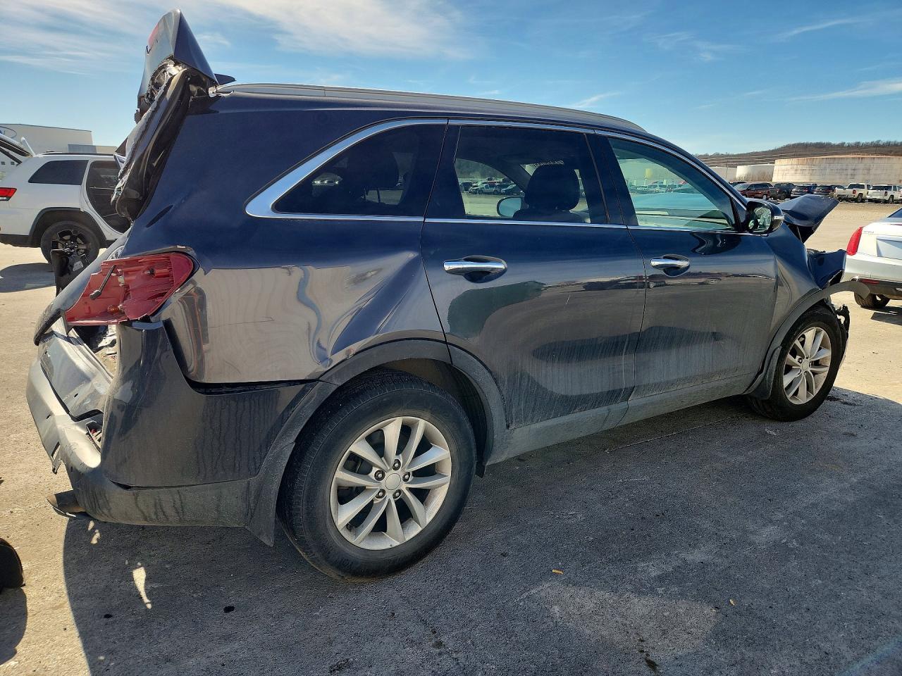 2016 KIA SORENTO