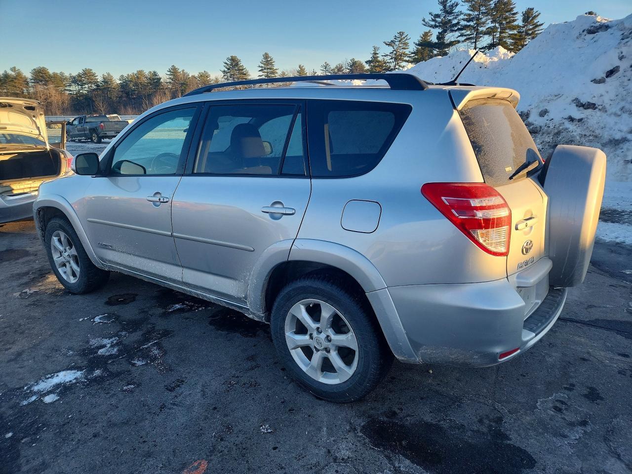 2011 TOYOTA RAV4