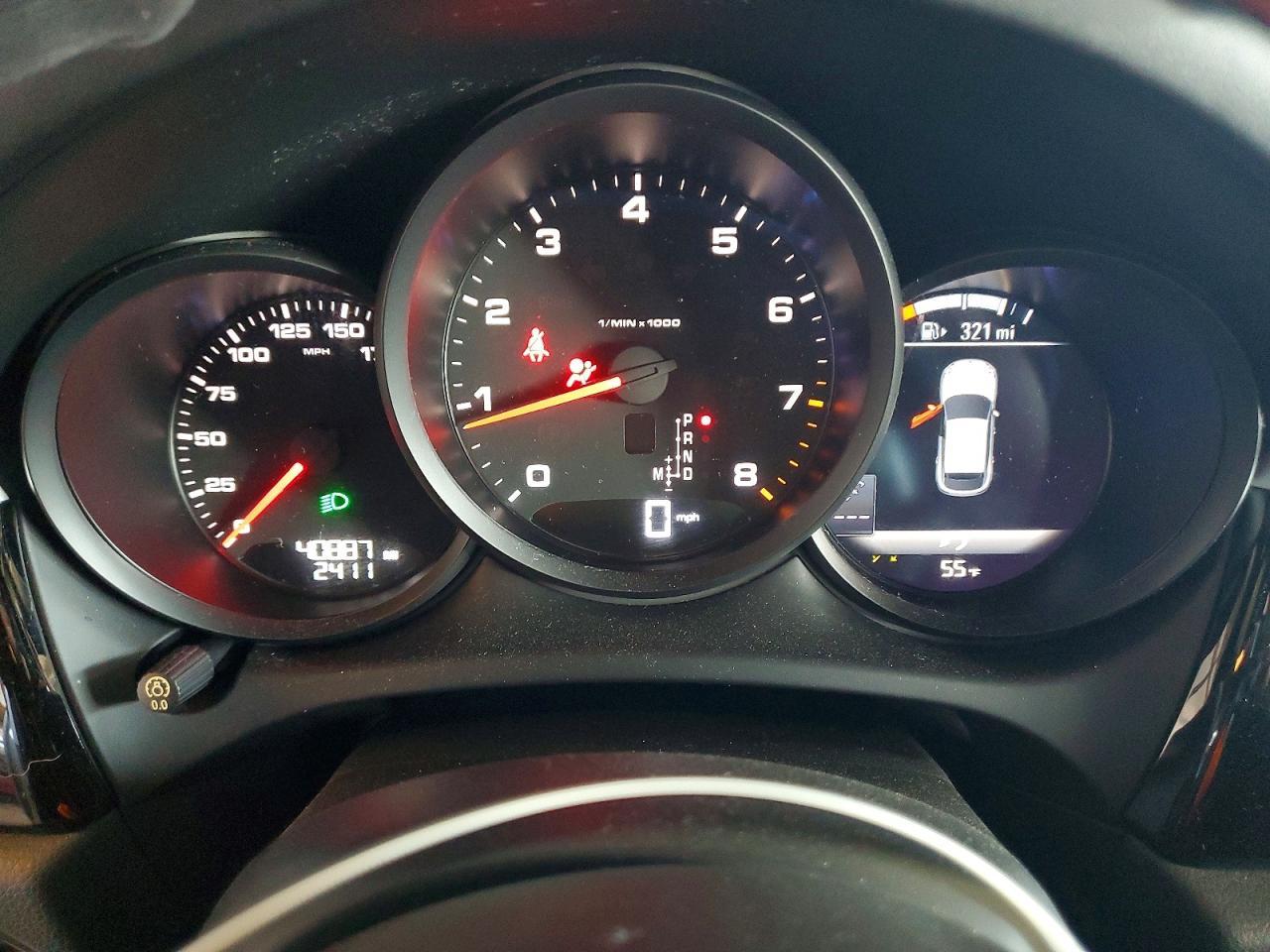 2019 PORSCHE Macan