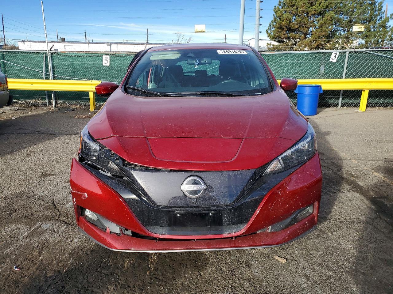 2025 NISSAN LEAF