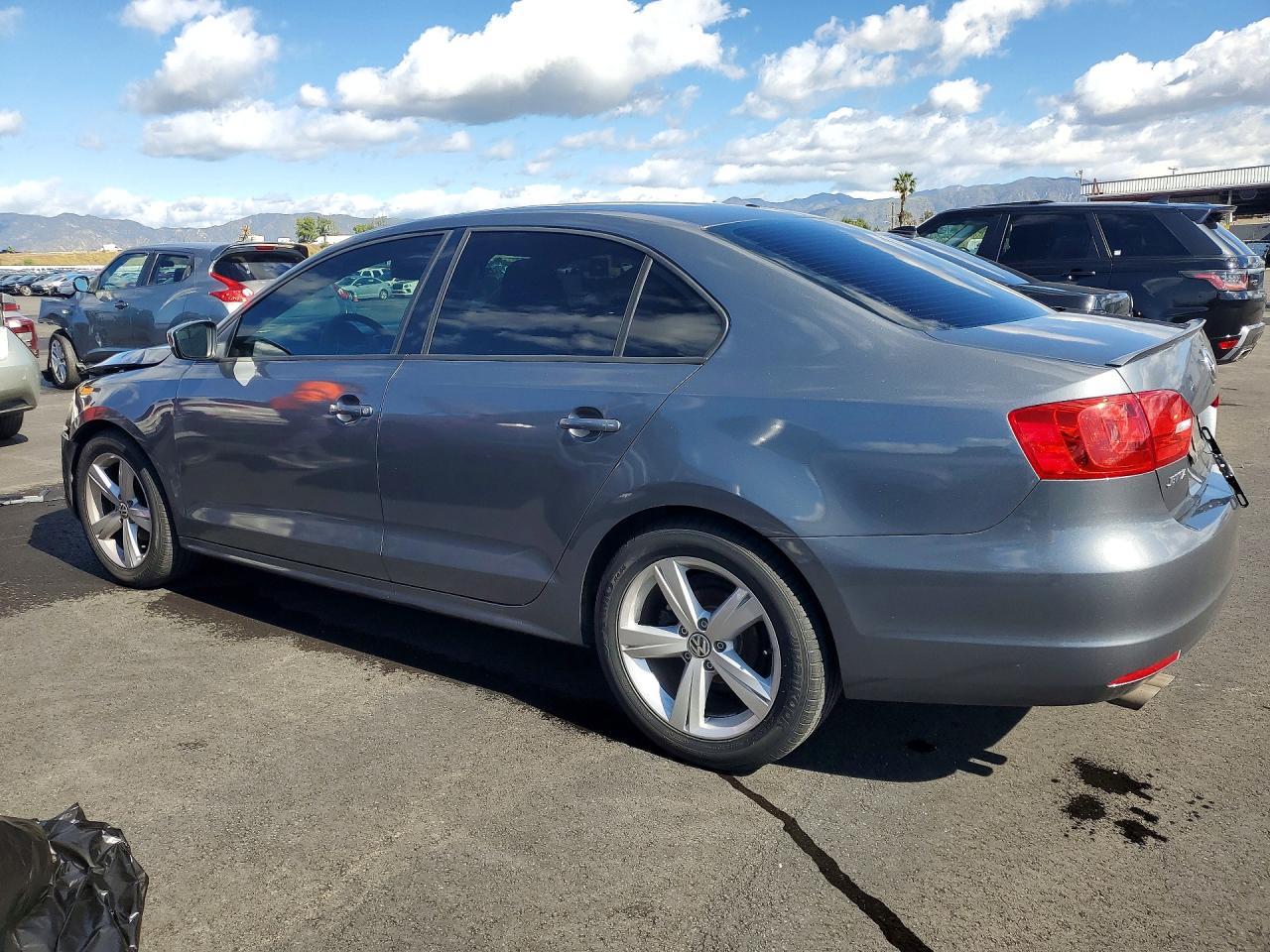2014 VOLKSWAGEN JETTA