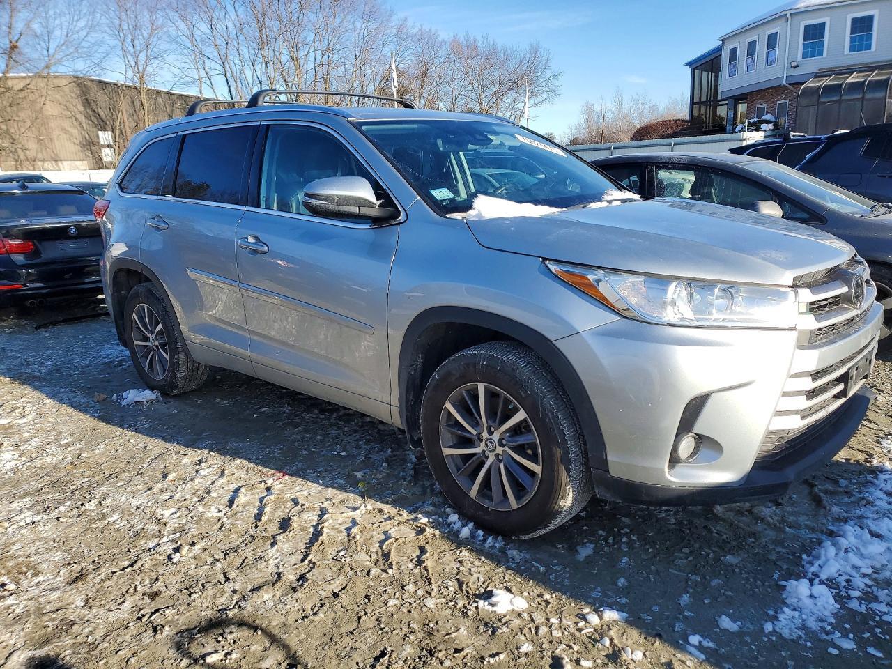 2018 TOYOTA HIGHLANDER