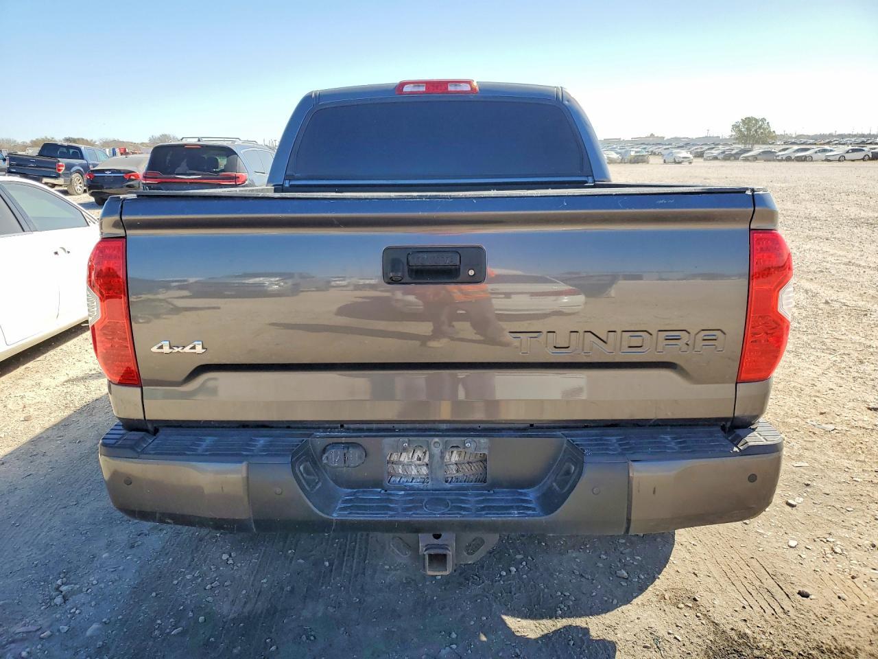 2017 TOYOTA TUNDRA