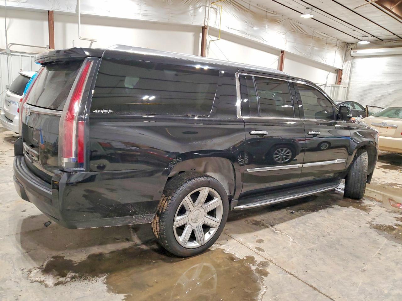 2017 CADILLAC Escalade ESV