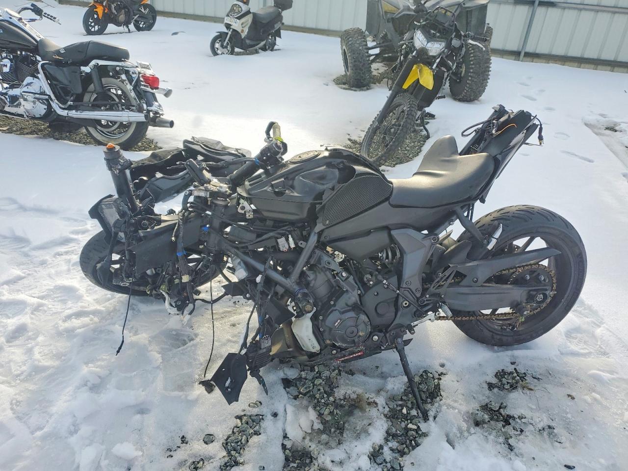 2023 YAMAHA YZFR7