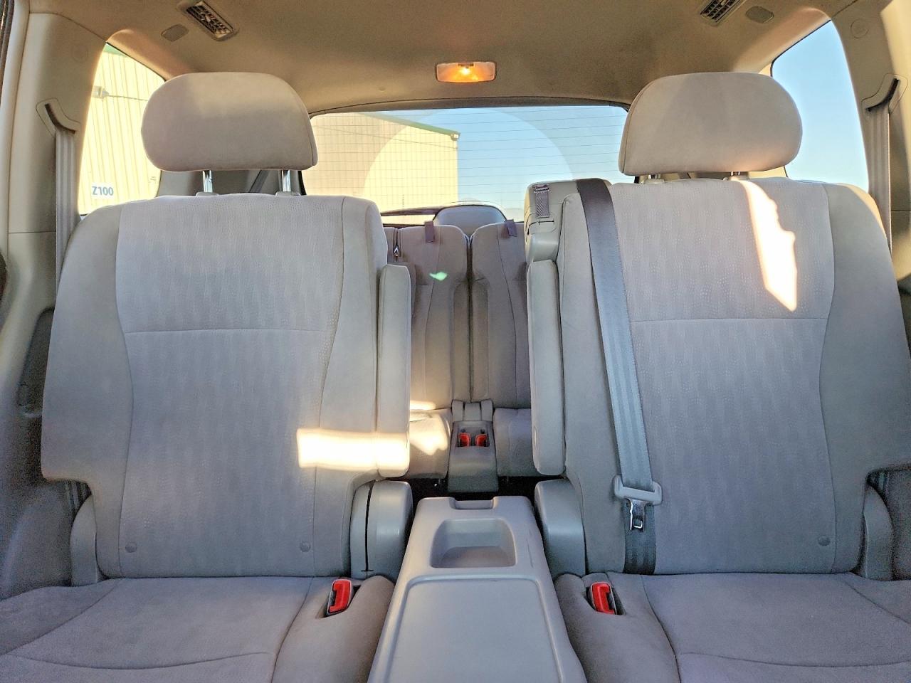 2011 TOYOTA HIGHLANDER