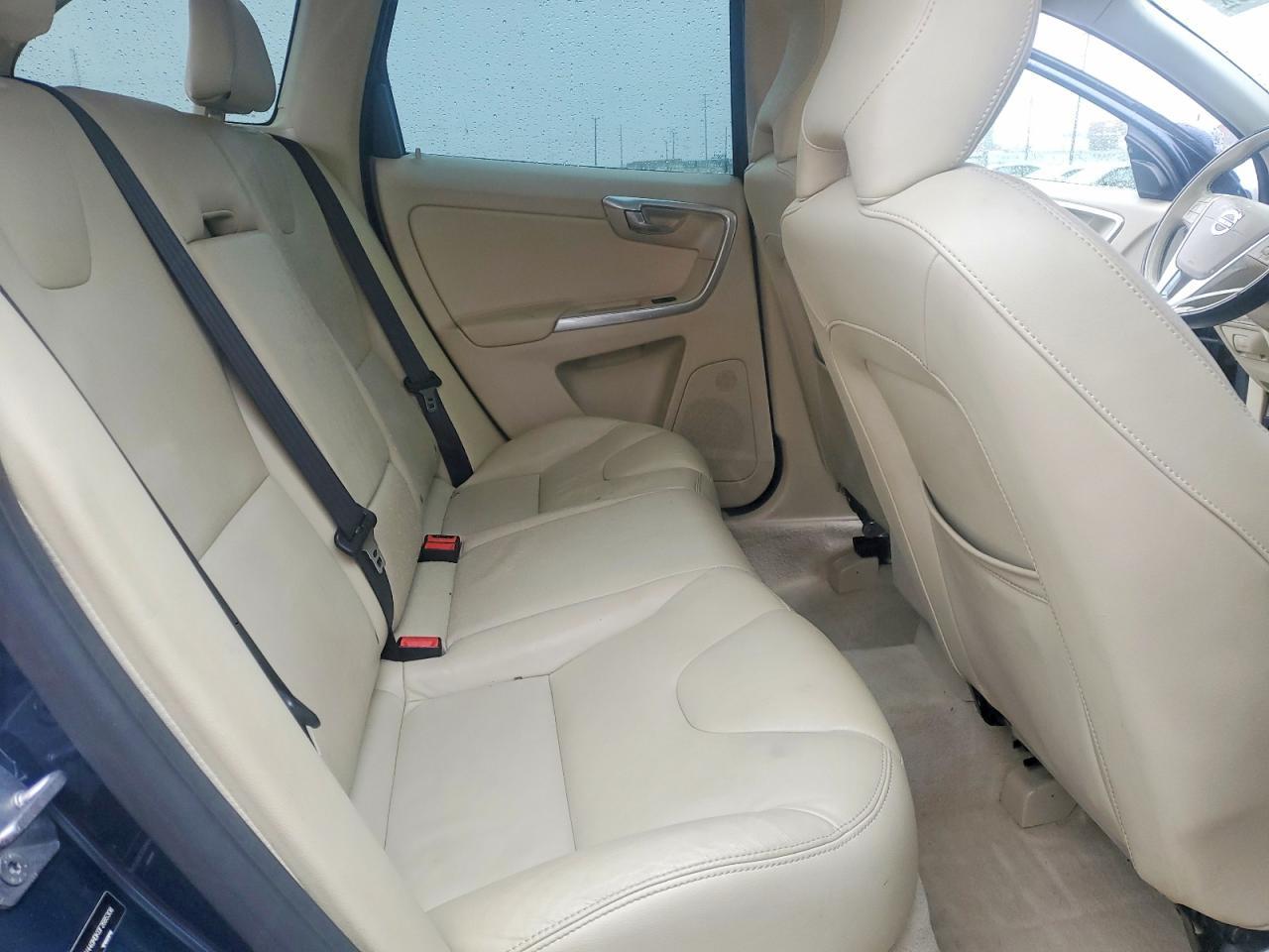 2015 VOLVO XC60