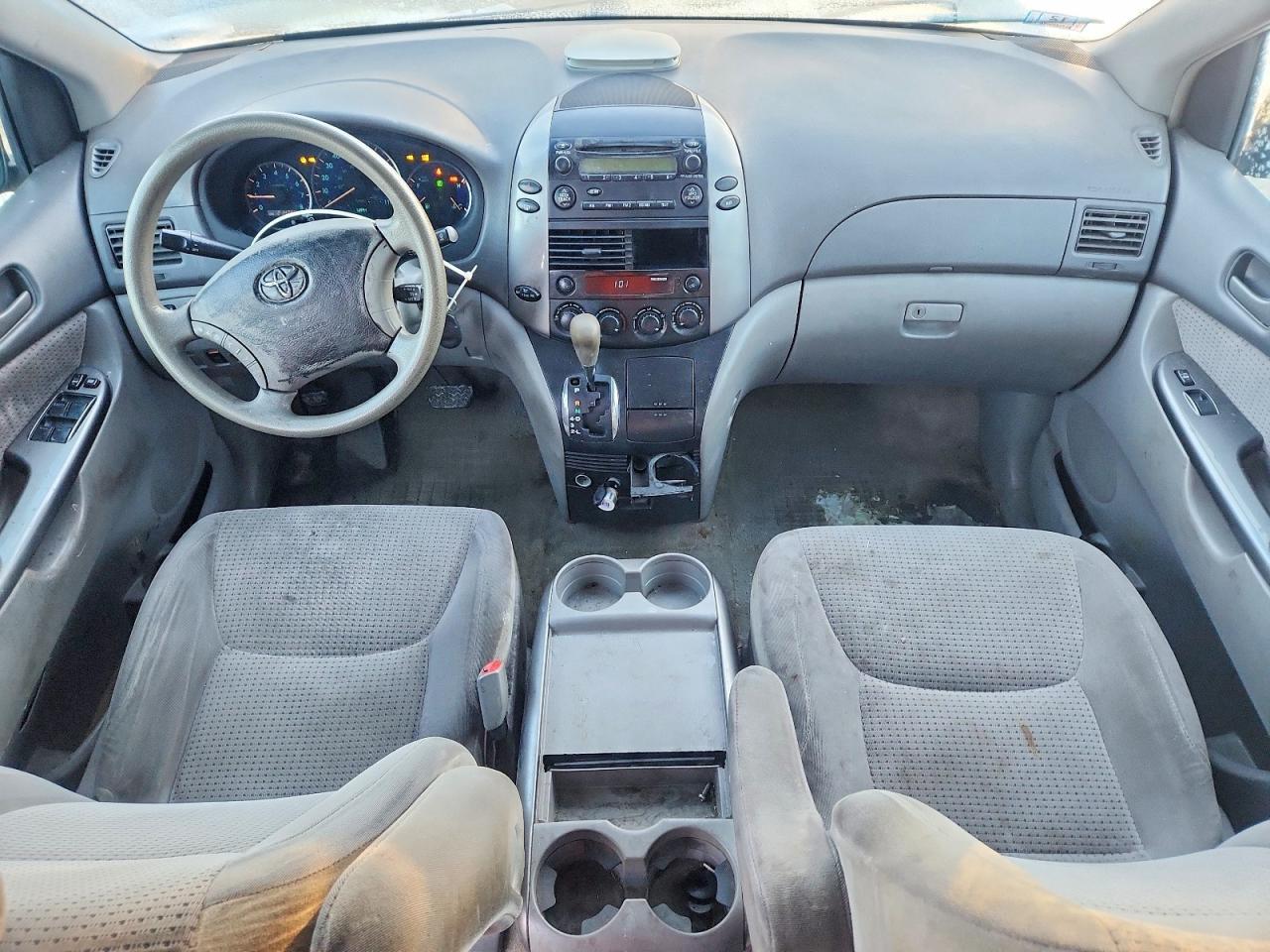 2006 TOYOTA SIENNA