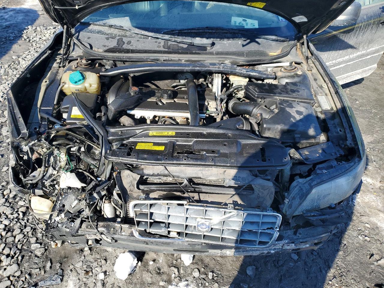 2004 VOLVO XC70