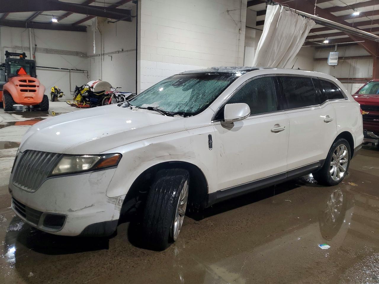 2011 LINCOLN MKT