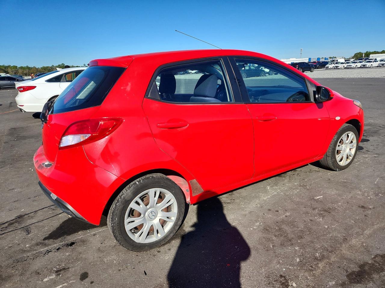2013 MAZDA 2