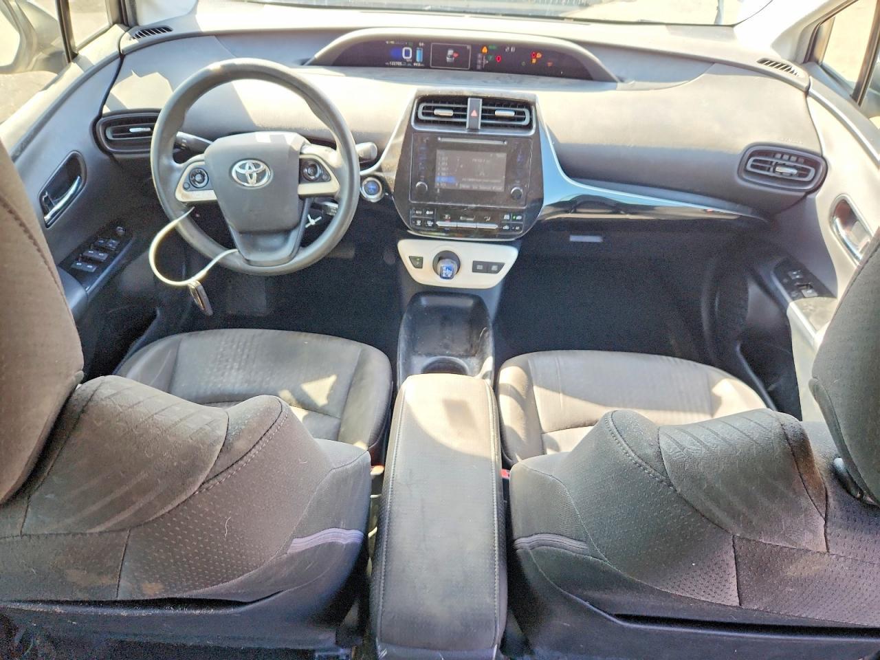 2016 TOYOTA PRIUS
