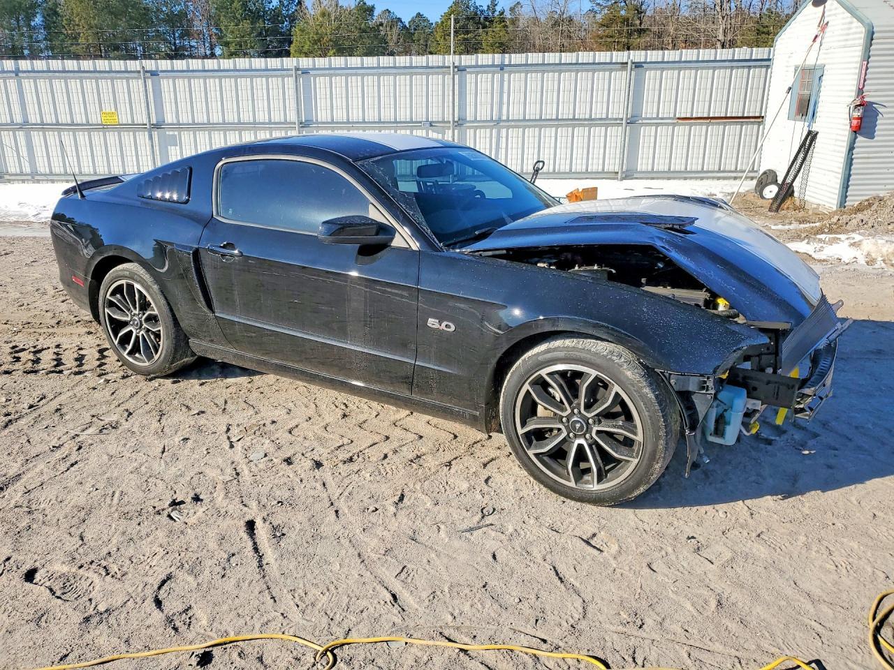 2013 FORD MUSTANG