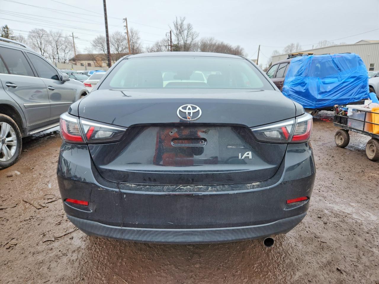 2017 TOYOTA YARIS