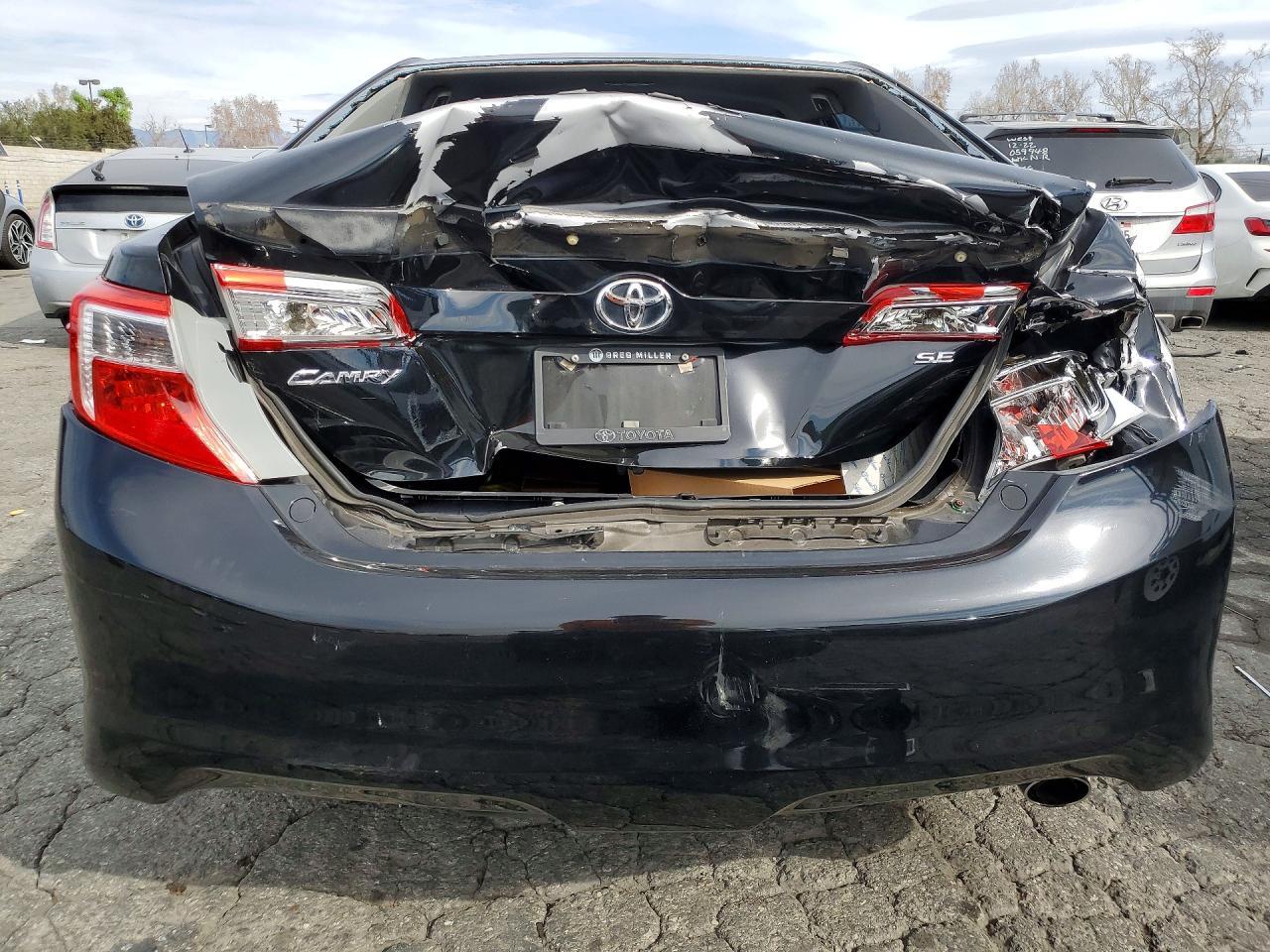 2014 TOYOTA CAMRY