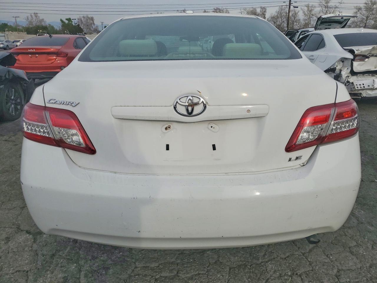 2011 TOYOTA CAMRY