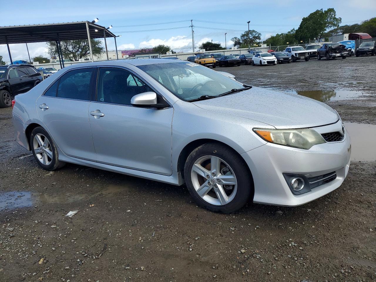 2014 TOYOTA CAMRY