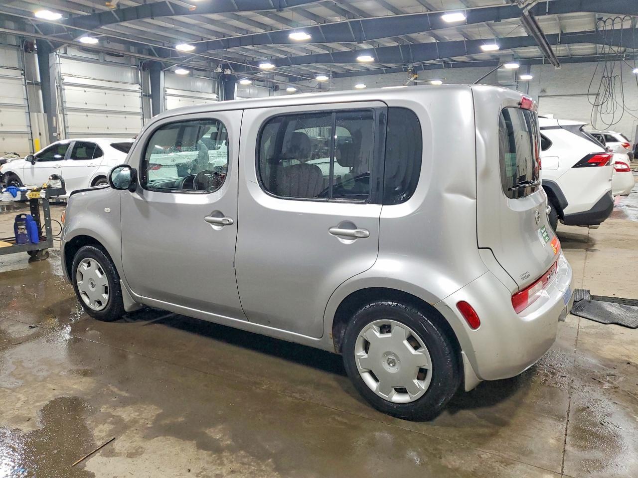 2010 NISSAN CUBE