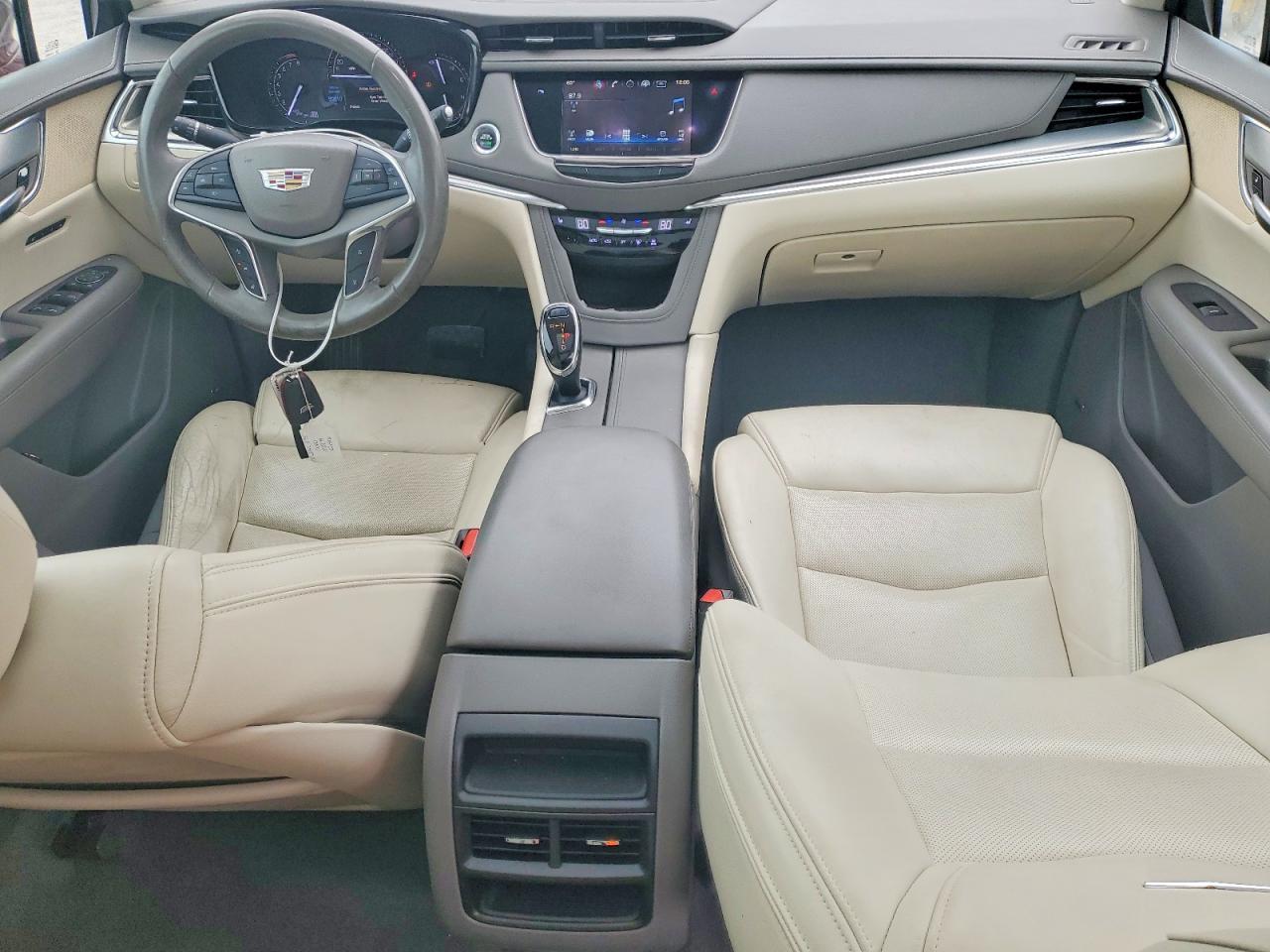 2017 CADILLAC XT5