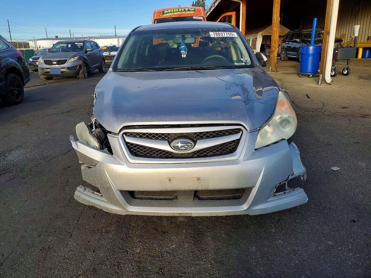 2011 SUBARU Legacy