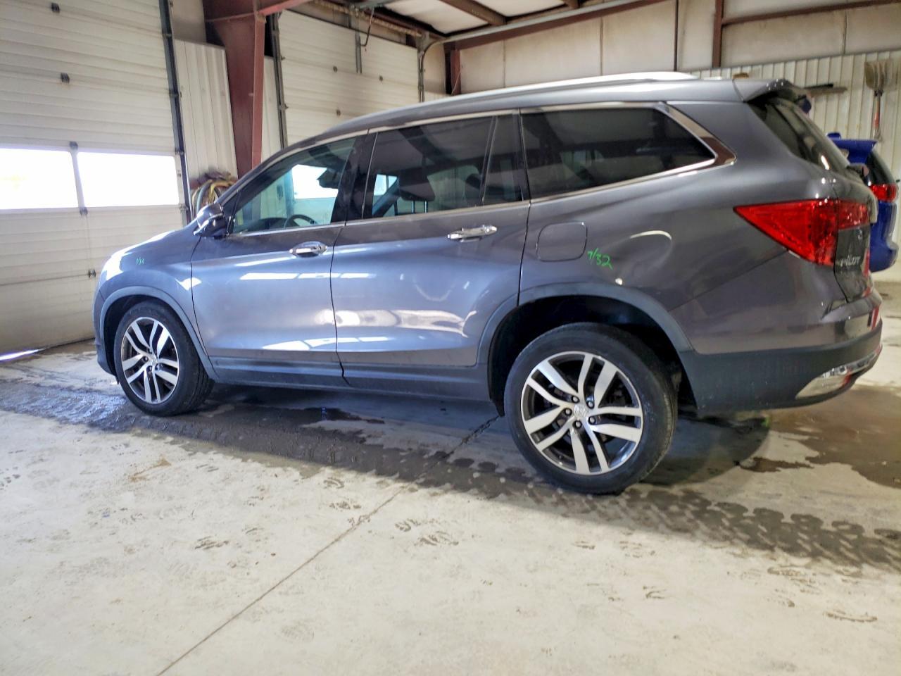 2017 HONDA PILOT