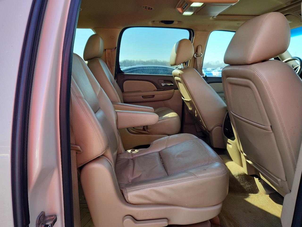 2011 CHEVROLET Suburban