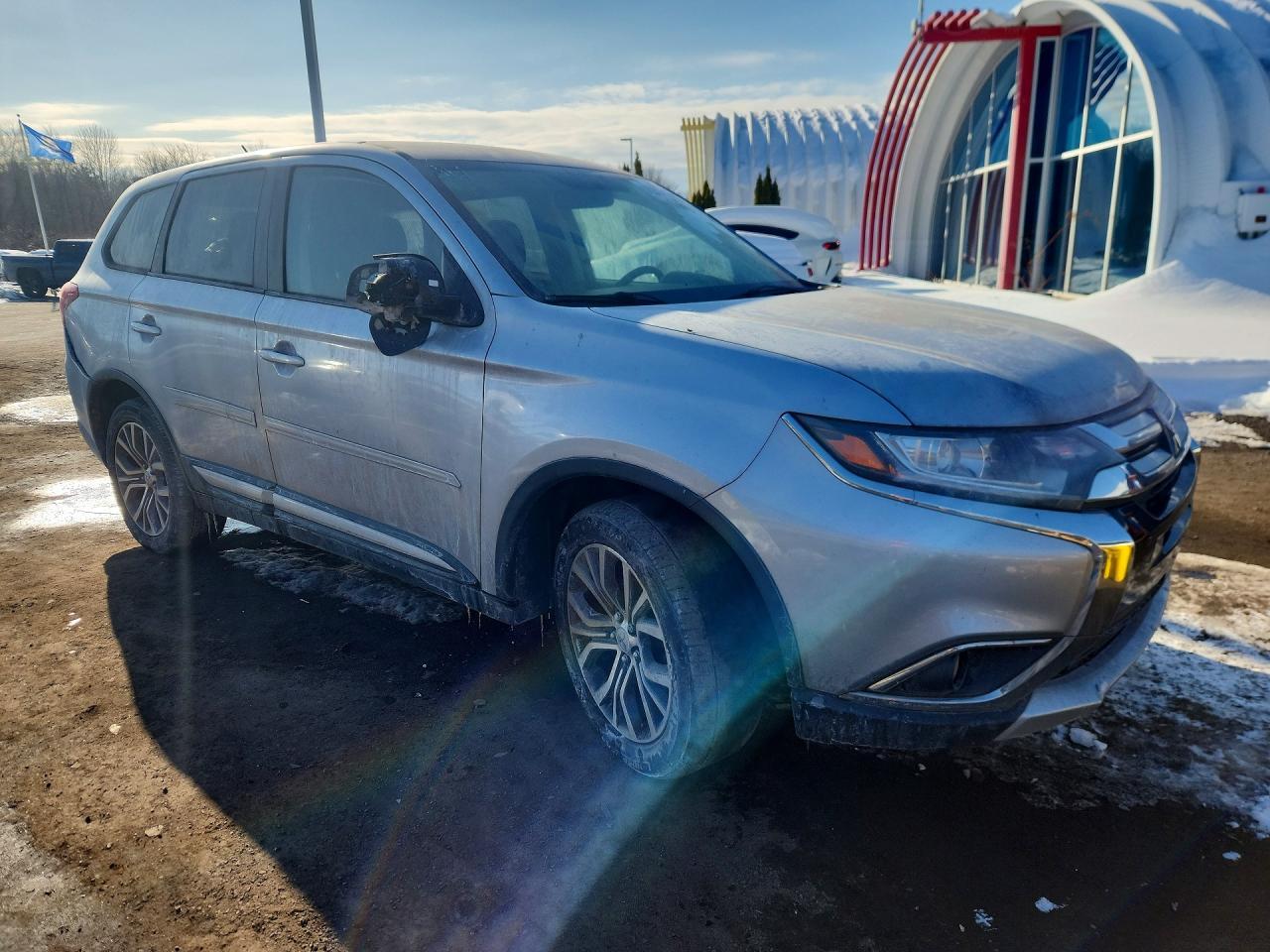 2016 MITSUBISHI outlander
