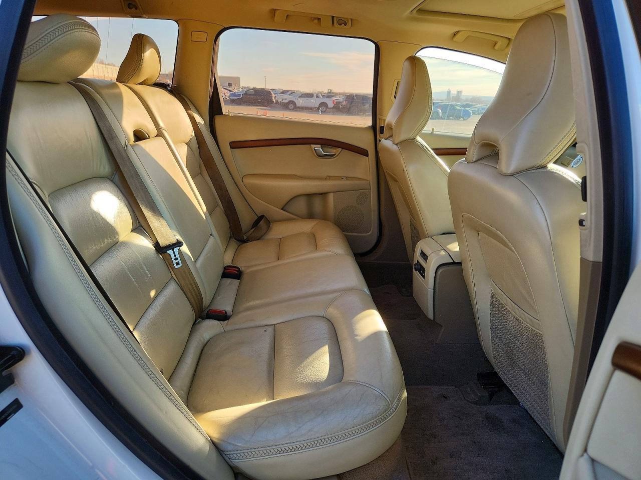 2010 VOLVO XC70