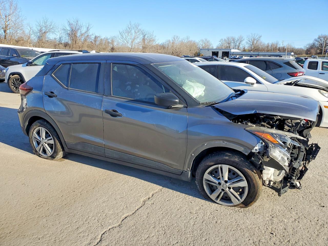 2021 NISSAN KICKS