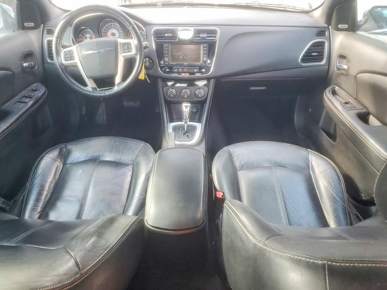 2011 CHRYSLER 200