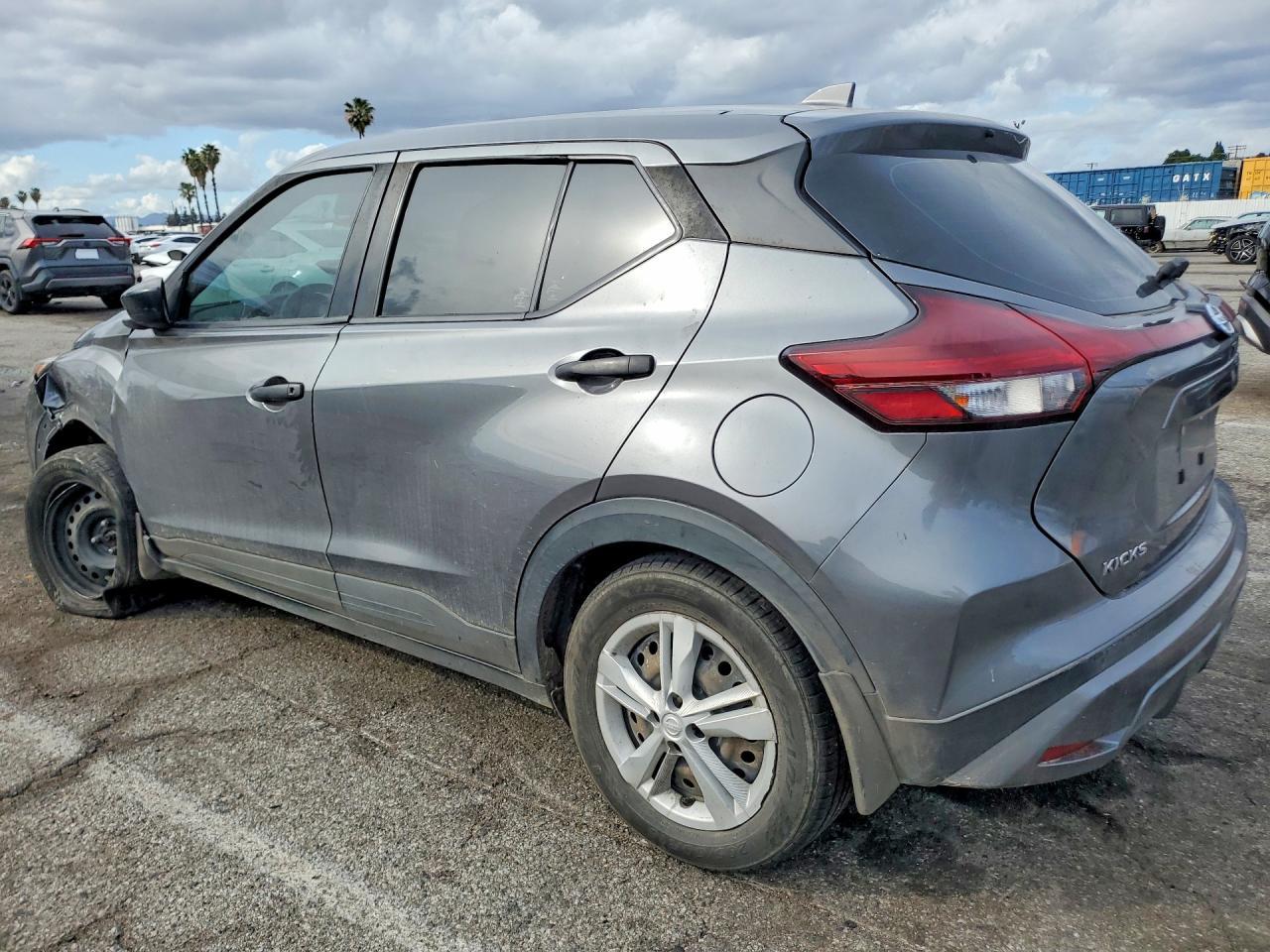 2021 NISSAN KICKS