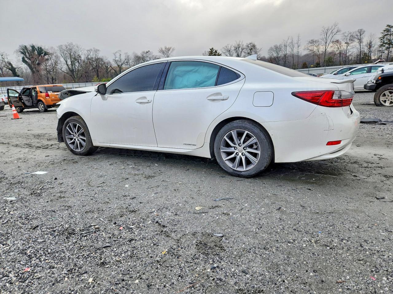 2017 LEXUS ES 300H