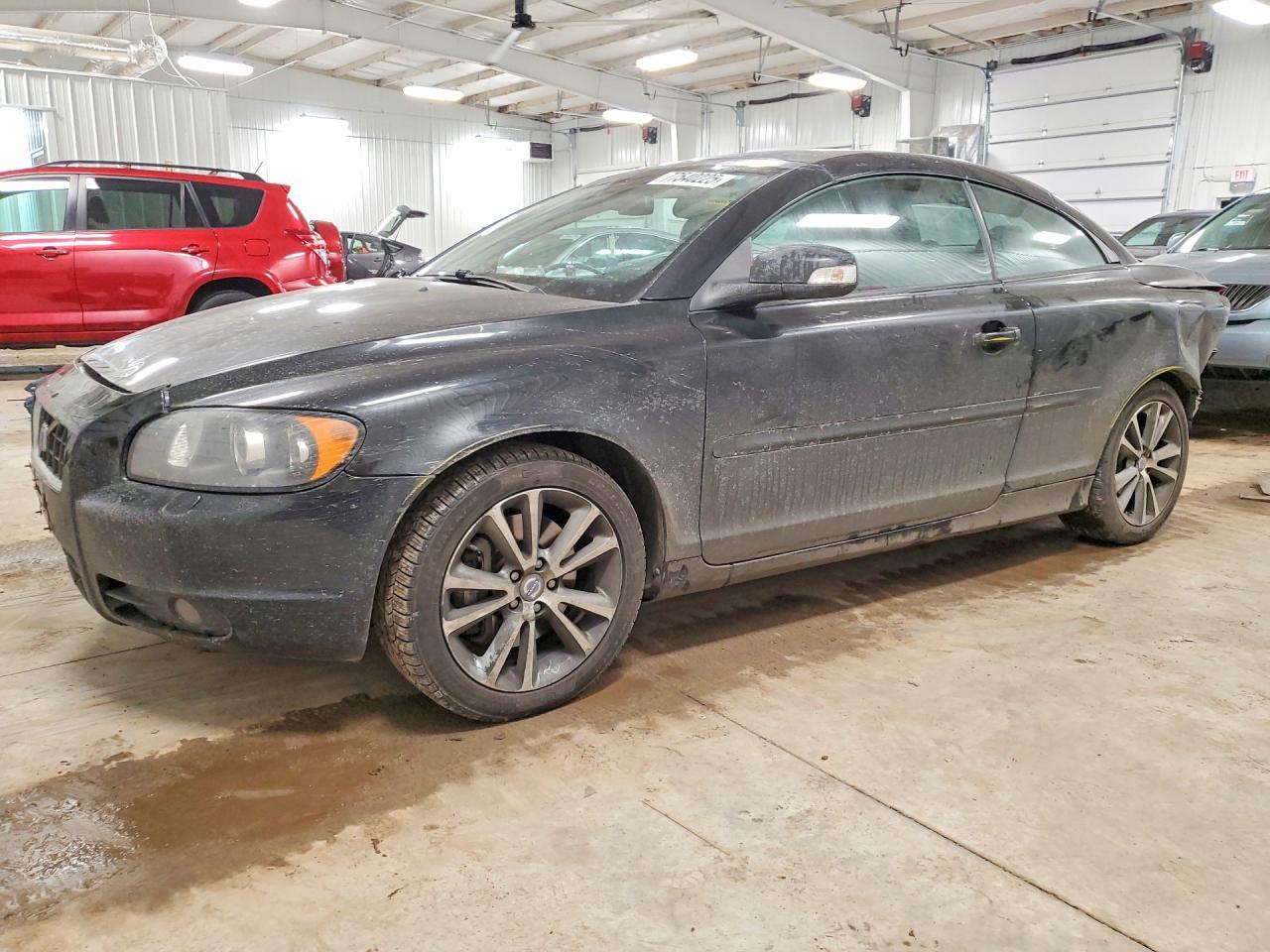 2010 VOLVO C70
