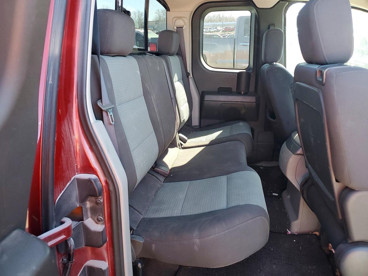 2004 NISSAN Titan